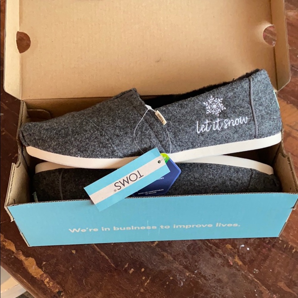 Toms woman’s shoes